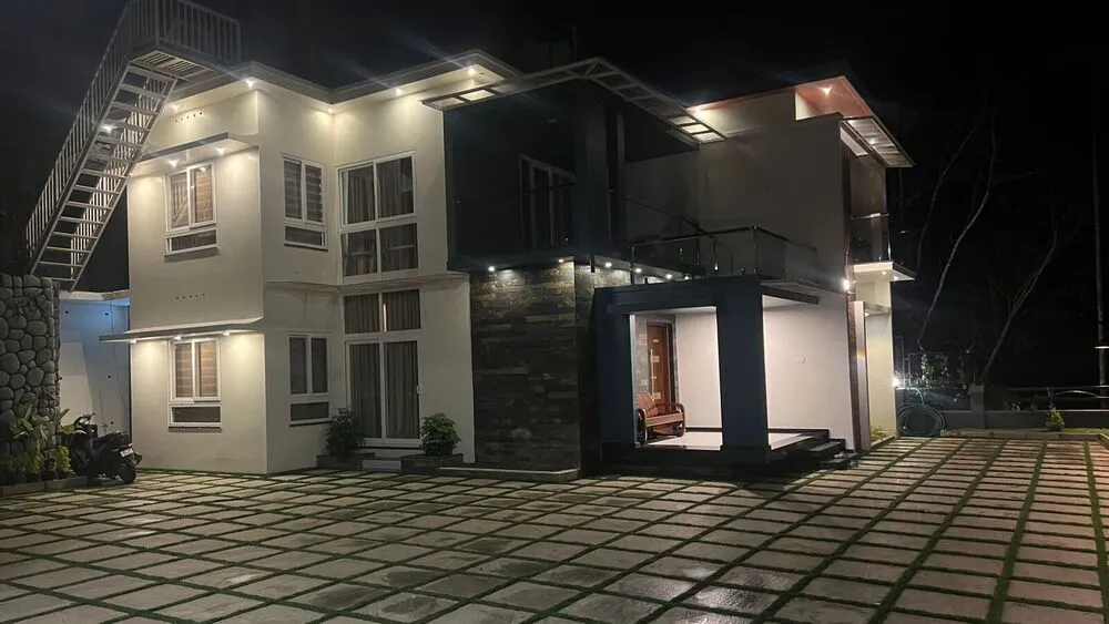 moonlite-vista-lake-cottage-munnar